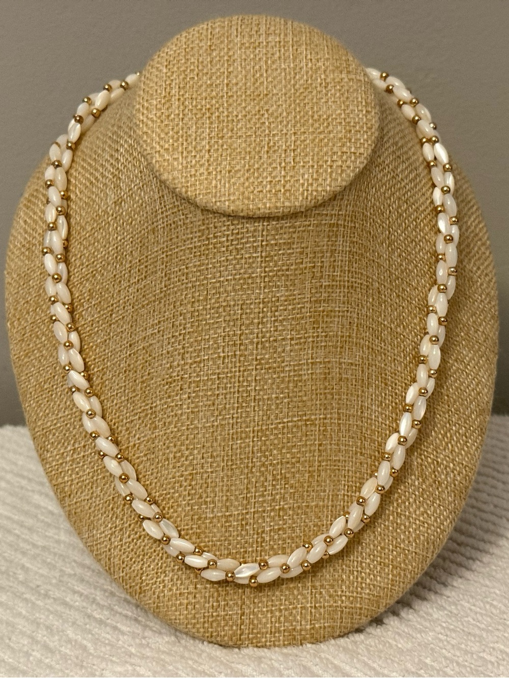 Vintage Elegant White and Gold Bead Link Necklace - Women Jewelry